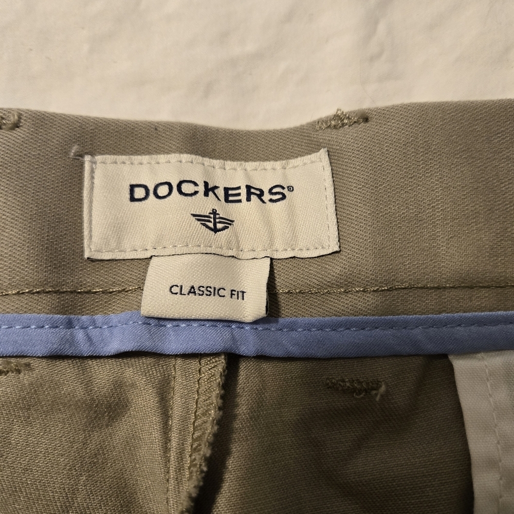 NWT Dockers Best Pressed Classic Fit Gray Pleated Pants Size 38 X 30 - Picture 3 of 6